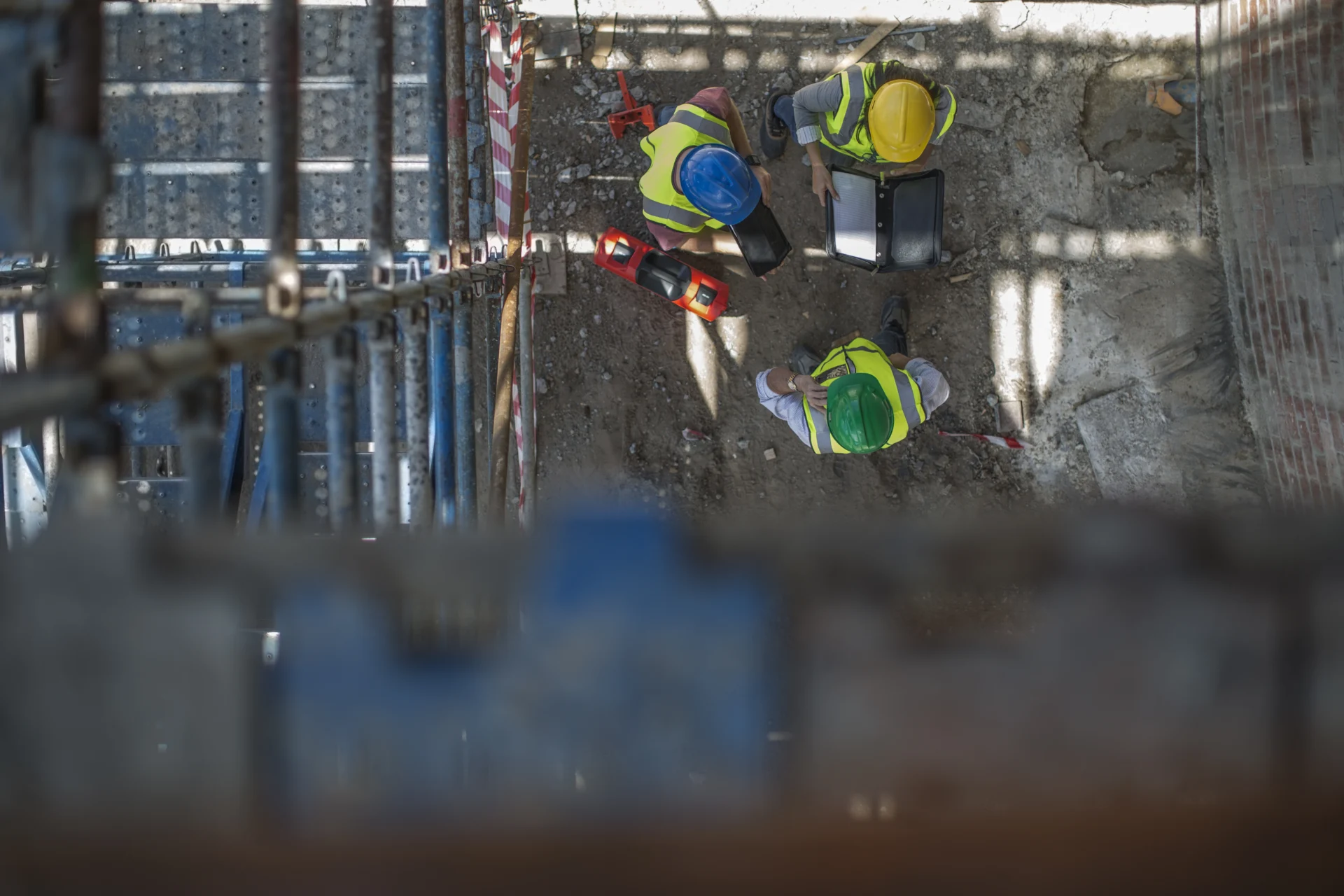 construction-workers-planning-at-a-building-site-2026-01-05-00-52-17-utc